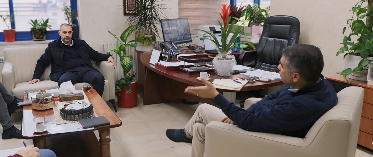 Surda Abu Qash Municipality Discusses Strengthening Cooperation with Jerusalem Water Undertaking to Improve Water Services