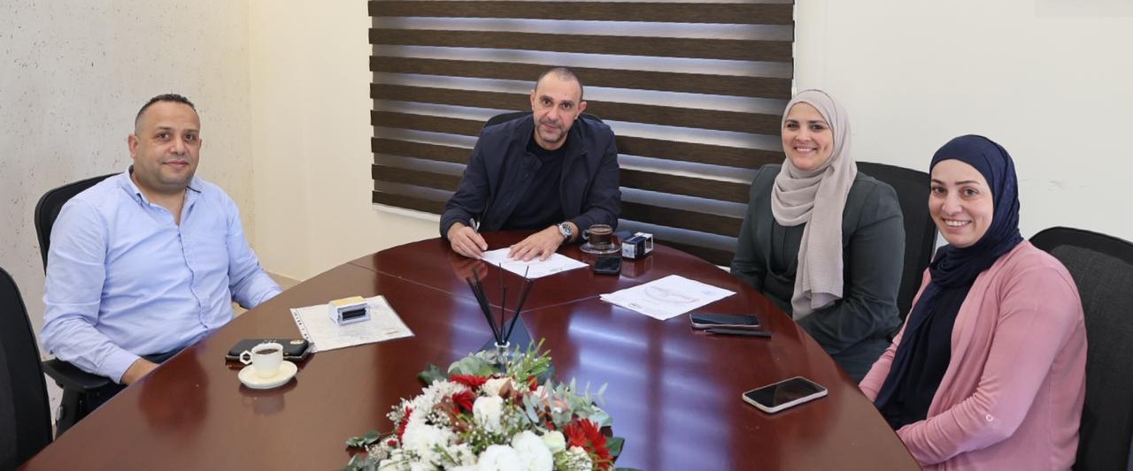 Signing a Partnership Agreement for the Implementa